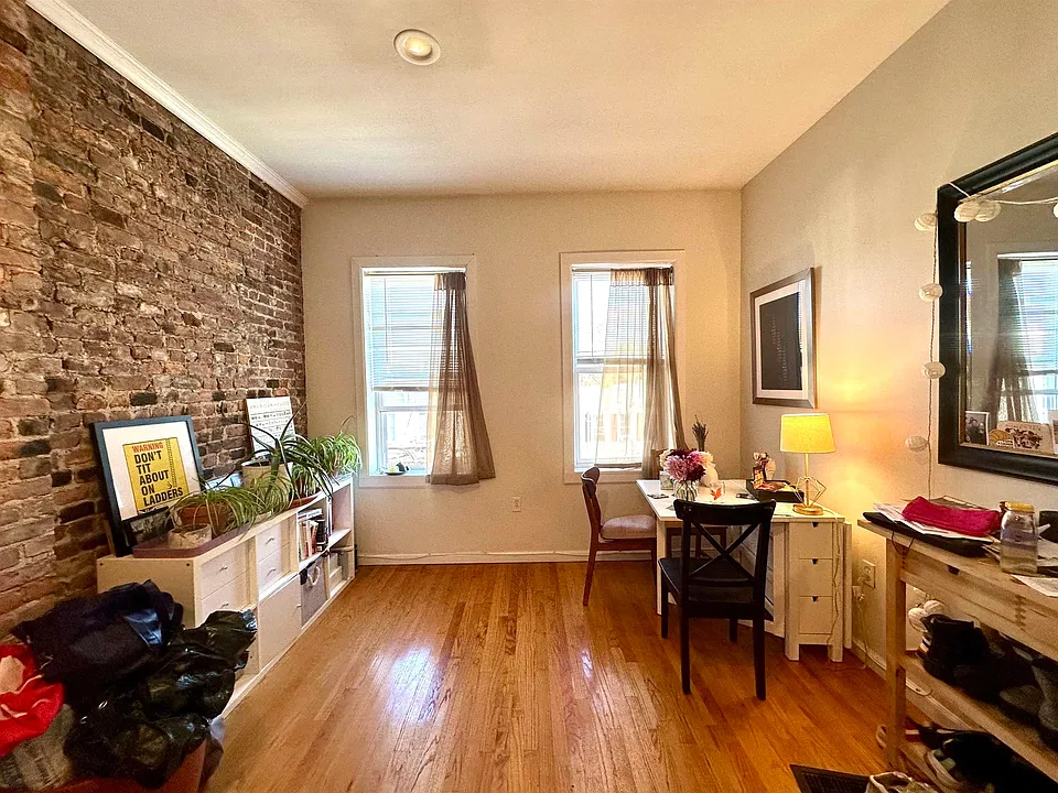 273 Webster Ave #6