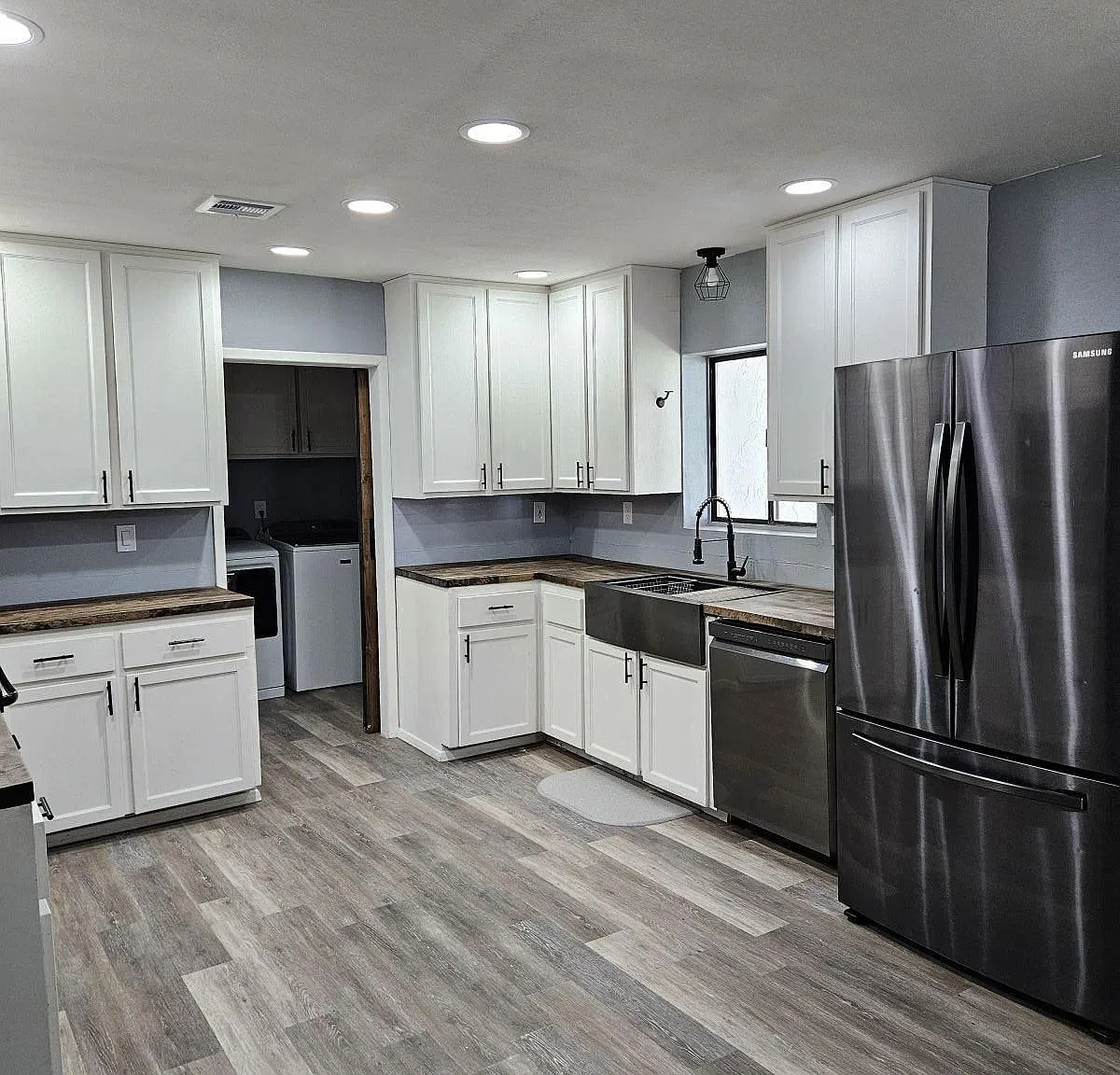 4 bed, 2.0 bath, 1512 sqft, $1,900 — Photo 2
