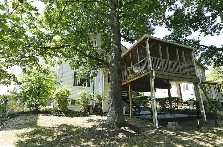 1318 Irving St NE — Photo 1