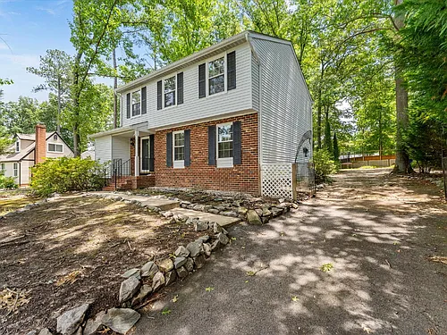 3513 Castlebury Dr Photo 1