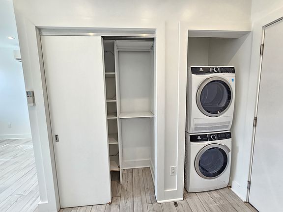 3rd image of 1169 N Hope St APT 1B