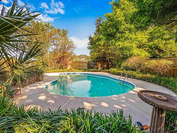2nd image of 2825 Safari Ct