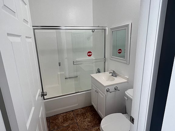 3rd image of 1164 N Van Ness Ave #204