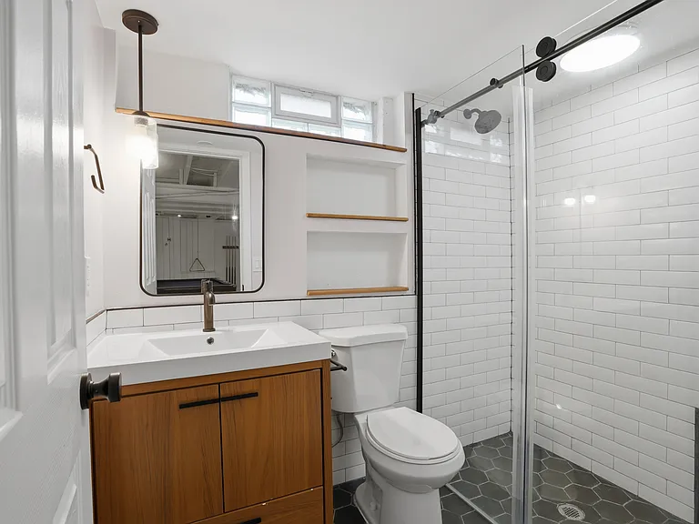 831 Loyola Dr — Photo 7