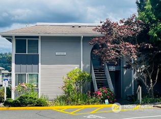 17203 NE 45th St APT 48, Redmond, WA 98052