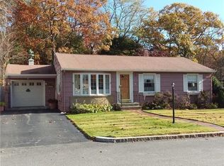 18 Lantern Ln, Riverside, RI 02915