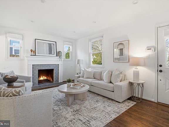 3rd image of 7005 Jefferson Ave
