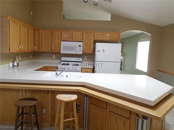 5th image of 7105 Overhill Ave