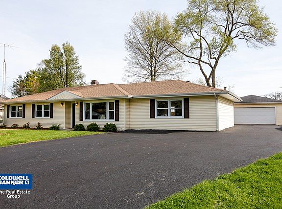 3rd image of 23240 W Peterson Dr