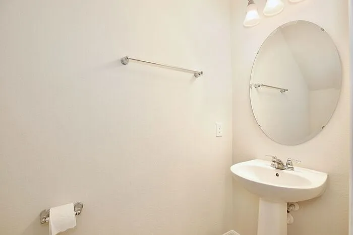 3924 Plainview Dr — Photo 9