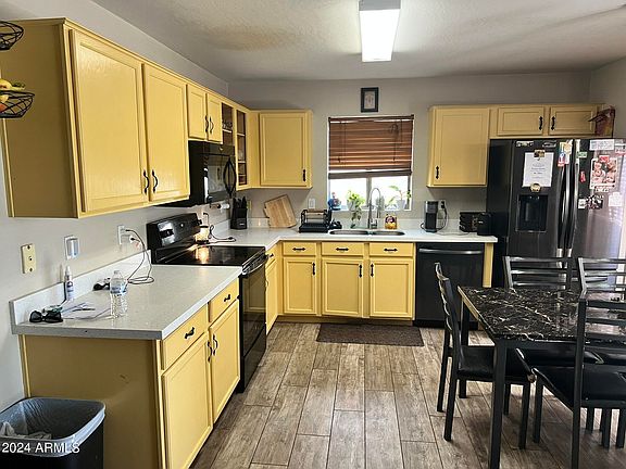 3rd image of 3049 W SANTA CRUZ Avenue