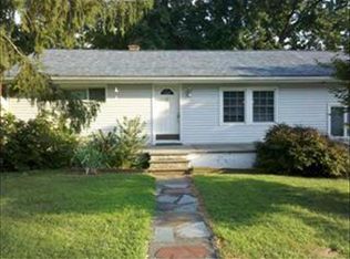 6 Magnolia Ln, Poughkeepsie, NY 12601