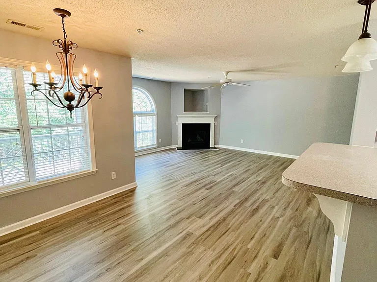 3475 Forestdale Dr #2B — Photo 4