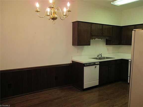 5th image of 12 Fountain Manor Dr Unit C
