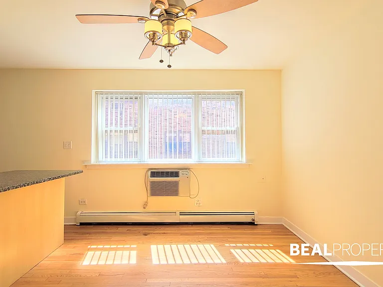 625 W Wrightwood — Photo 11