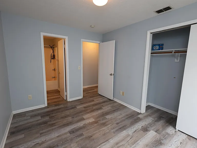 48 South Ave — Photo 17