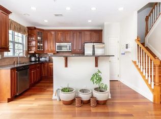 40 Mallard Pl, Secaucus, NJ 07094