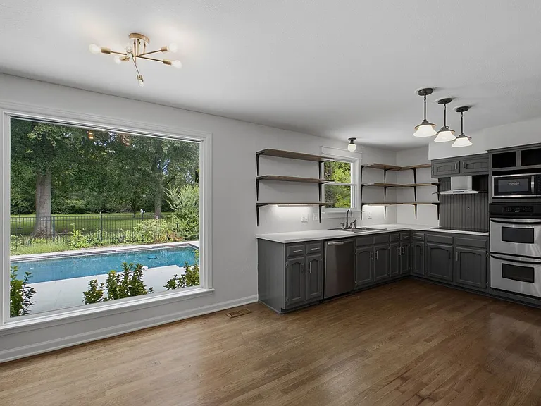 1303 General Macarthur Dr — Photo 10