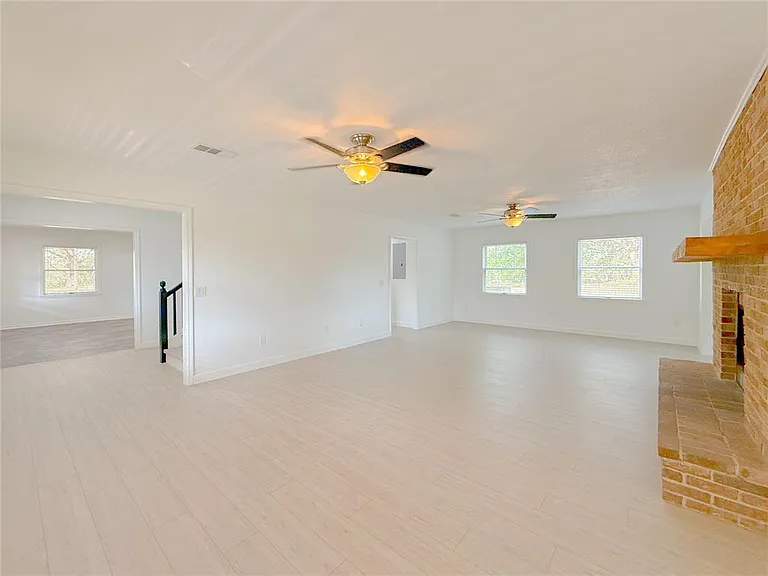 2827 Sanctuary Ln — Photo 23