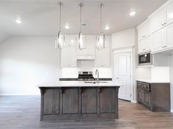 9212 NW 86th St, Yukon, OK 73099