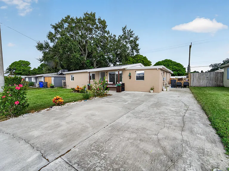 5900 Atlanta St — Photo 3