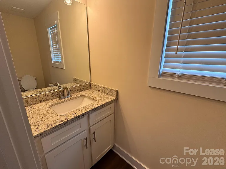 516 Beacon St — Photo 6