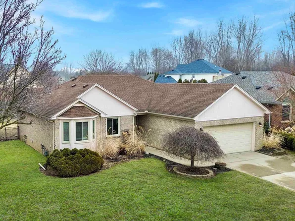 34145 Summerhill Ln, Chesterfield, MI 48047