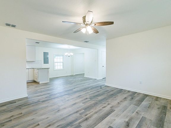 3rd image of 1831 E 1st Pl