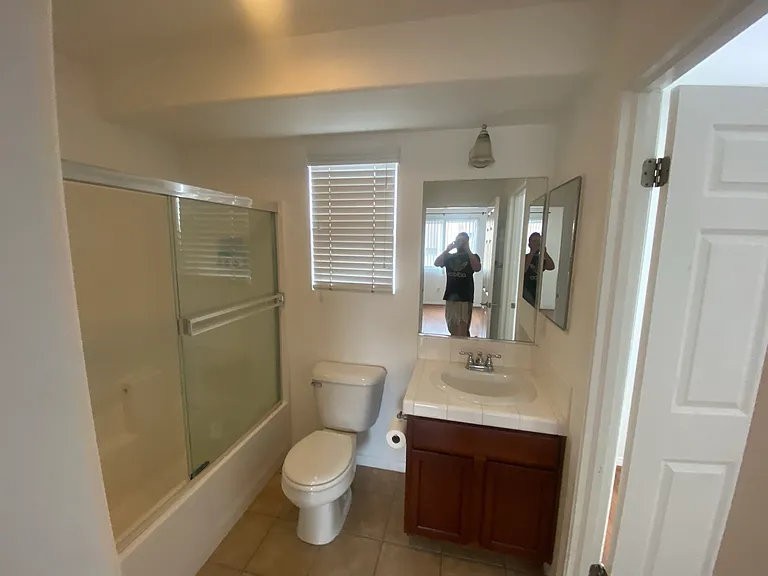 9635 Woodman Ave #16 — Photo 10