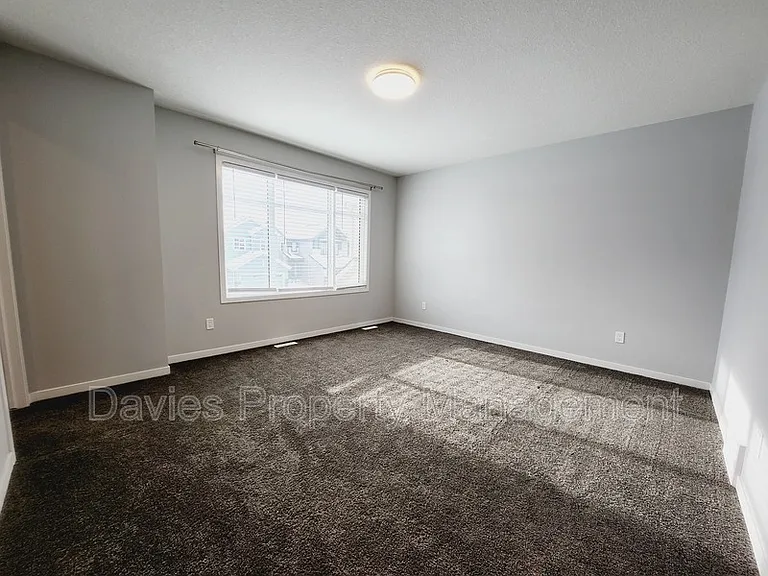 22330 92a Ave NW — Photo 10