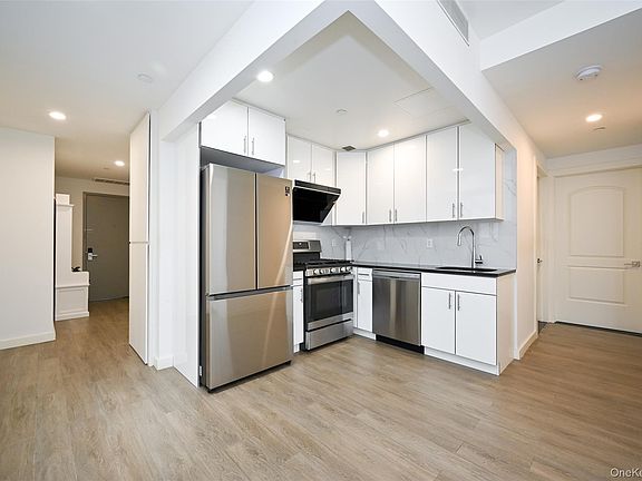 4th image of 144-27 Sanford Avenue #5K