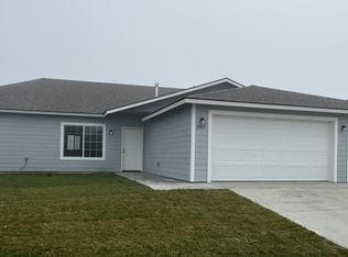 2907 Cardinal Pl, Umatilla, OR 97882