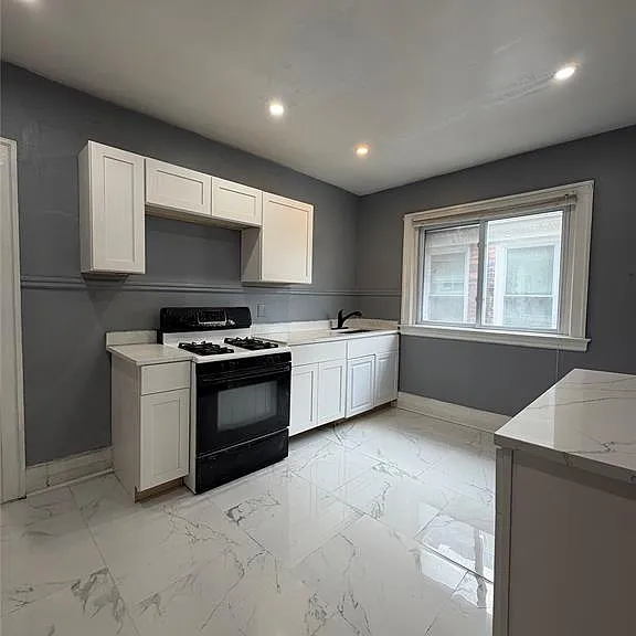 1441 W Euclid St — Photo 15