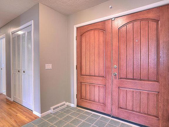 5th image of 7516 Bellrose Ave NE
