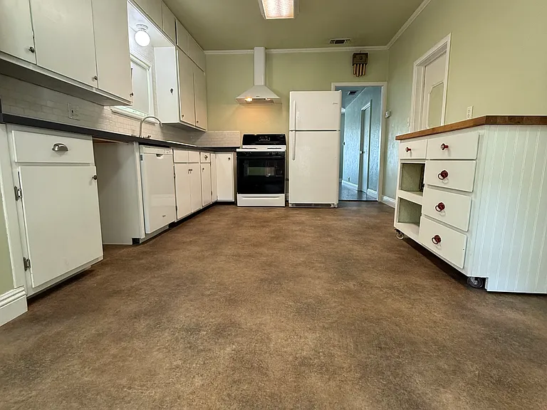 617 Grove St — Photo 13