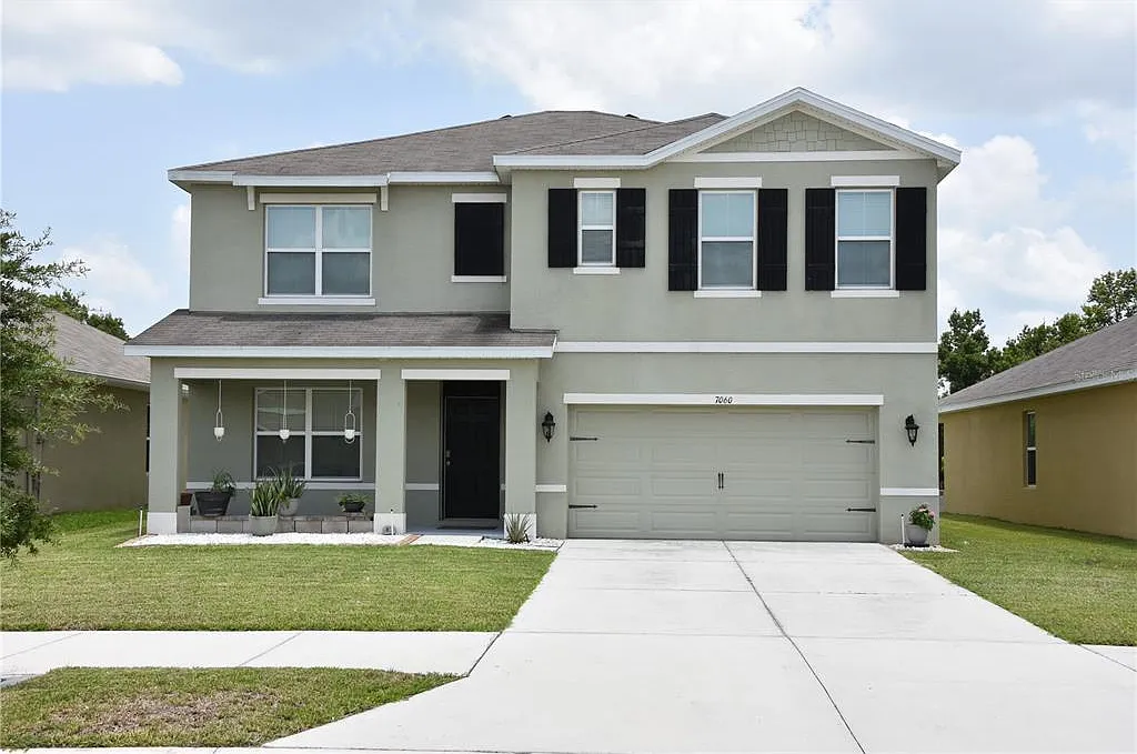 5 bed, 3.0 bath, 2601 sqft, $3,200 — Photo 1
