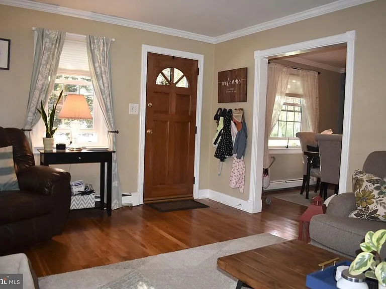 738 Fairview Rd — Photo 5