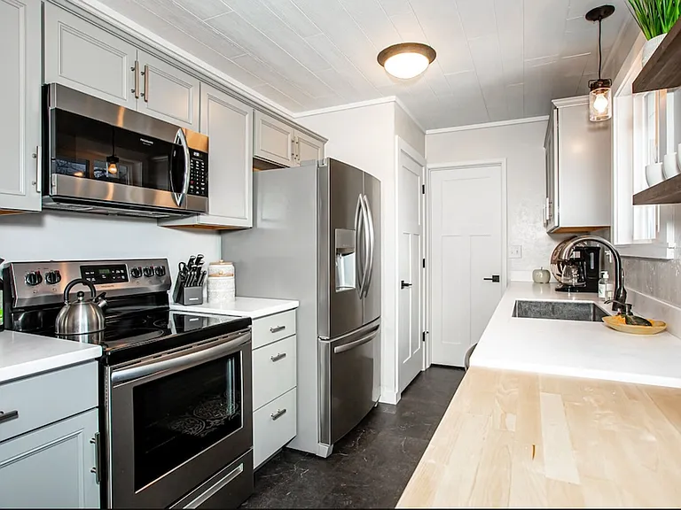 209 Alpha Rd — Photo 11