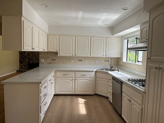 5th image of 1308 Petal Way