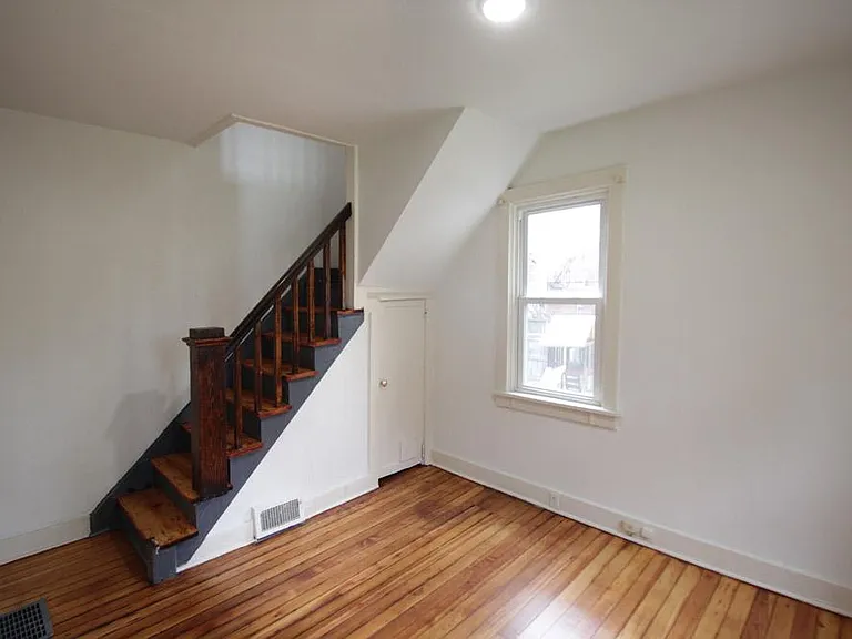 442 Franklin Ave — Photo 7
