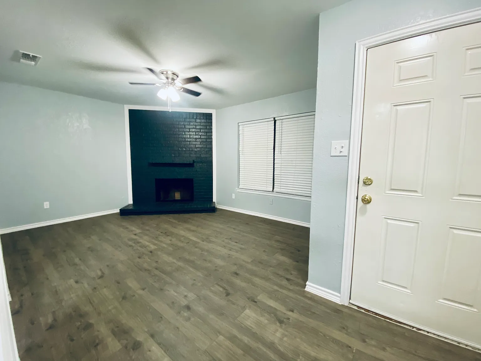 2 bed, $1,600 — Photo 2