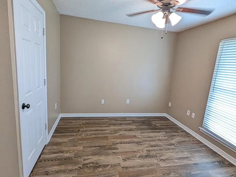 2409 Juneau Ln — Photo 12