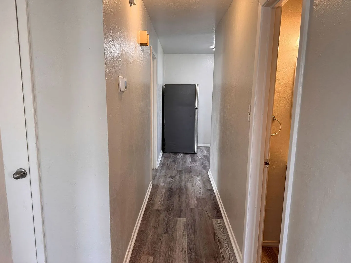 Cozy 3 Bed 1 Bath 1c Garage In Cityview! — Photo 4
