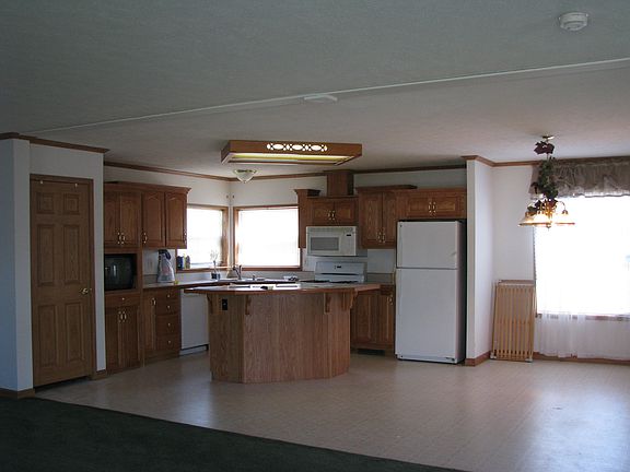 3rd image of 260 Pine Lakes Ct