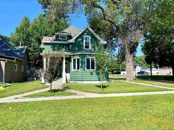 419 N Bellevue Ave, Hastings, NE 68901