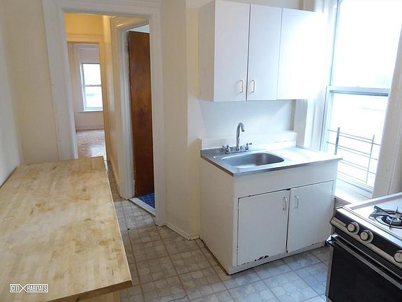 5th image of 443 Lincoln Pl APT 3R
