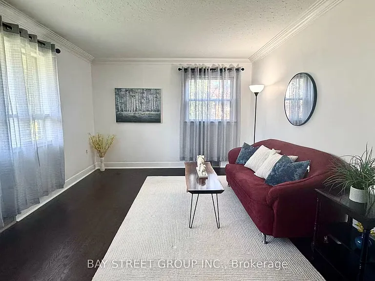 14 Macbeth Blvd — Photo 5