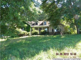 530 Cottonwood Ln, Senatobia, MS 38668