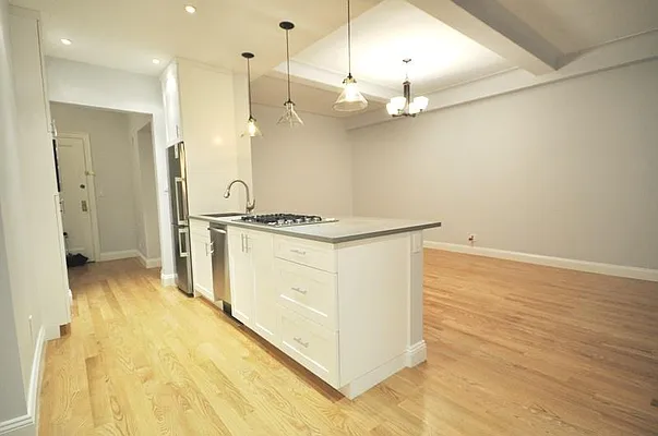 Rented by Keller Williams NYC | media 17