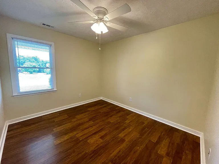 172 Finch Rd — Photo 17